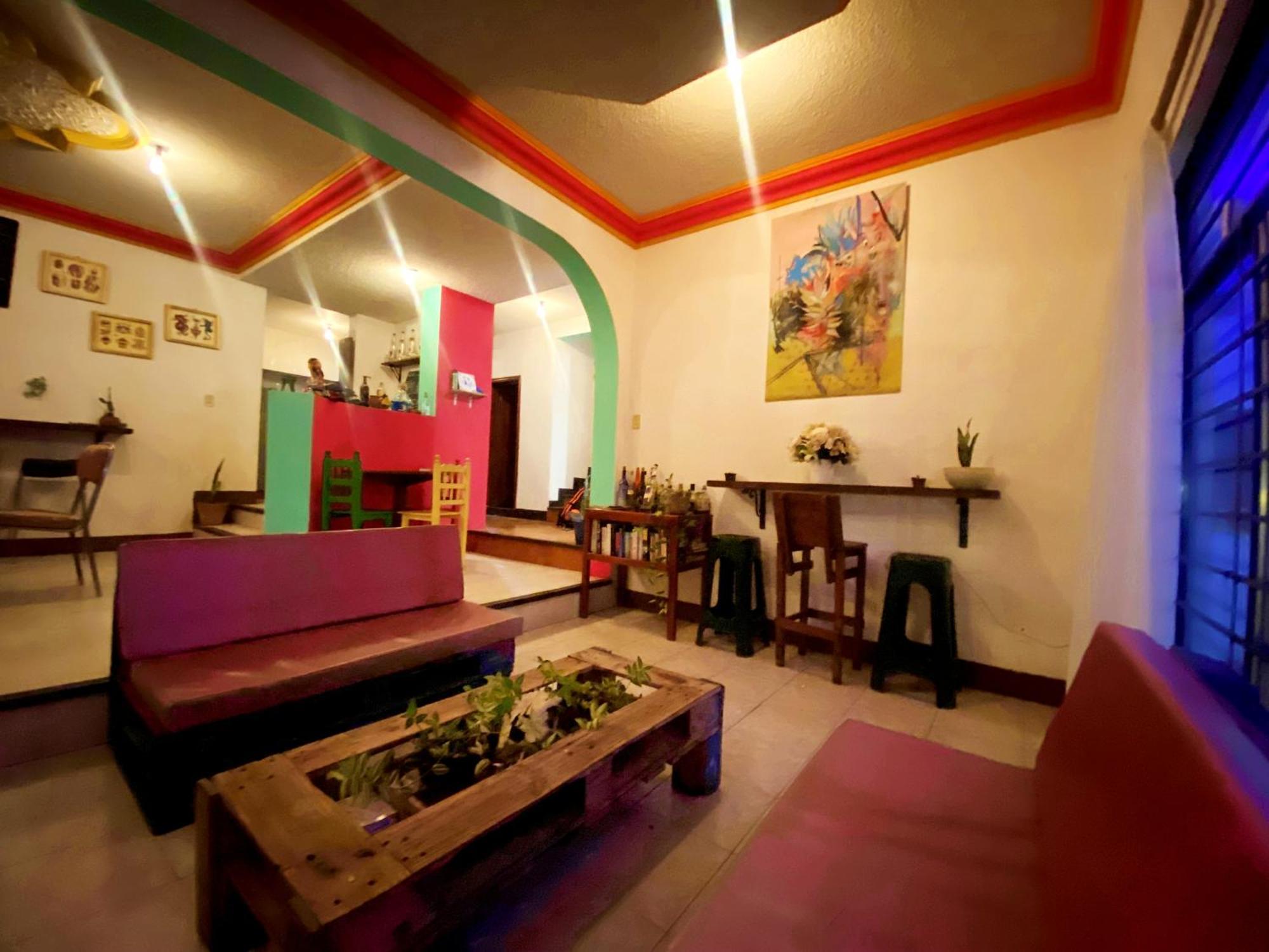 Casa El Mundo Hostel Oaxaca Bagian luar foto