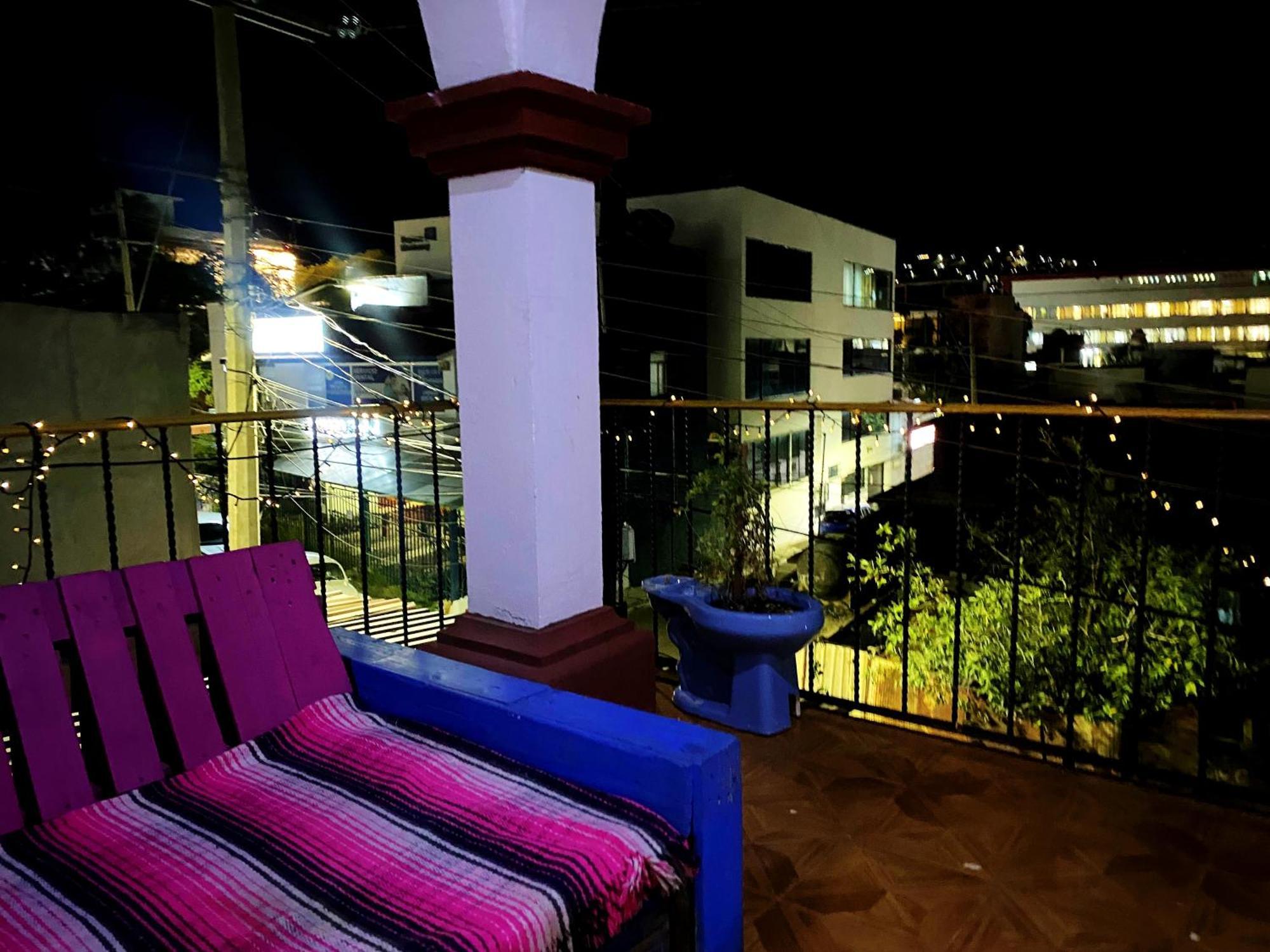 Casa El Mundo Hostel Oaxaca Bagian luar foto
