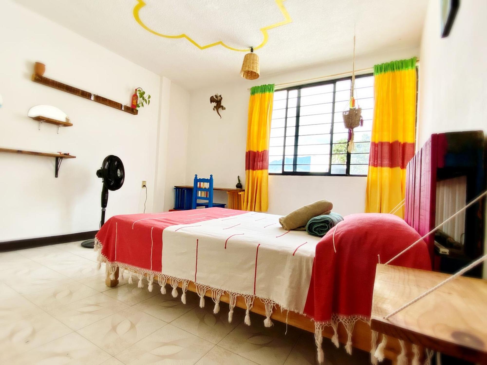 Casa El Mundo Hostel Oaxaca Bagian luar foto