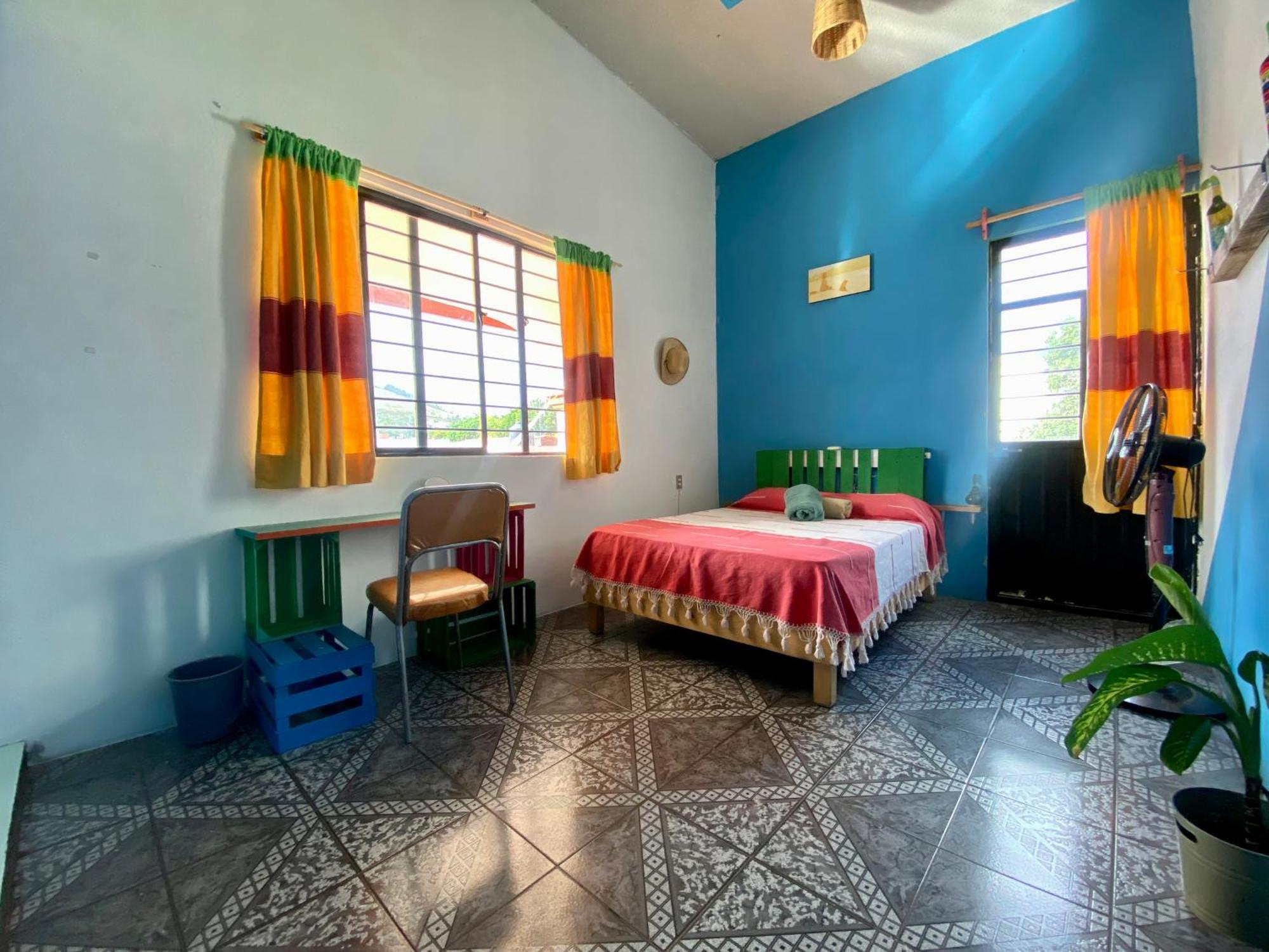 Casa El Mundo Hostel Oaxaca Bagian luar foto
