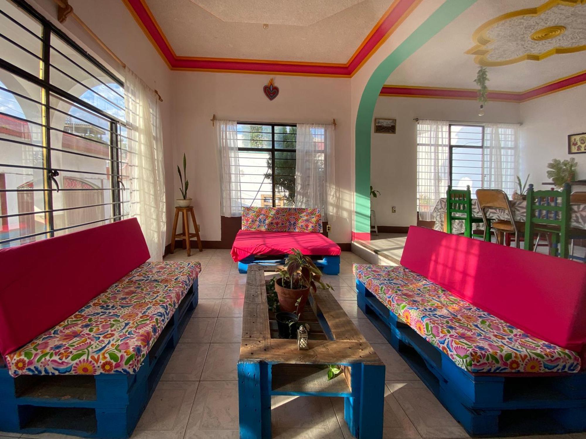 Casa El Mundo Hostel Oaxaca Bagian luar foto